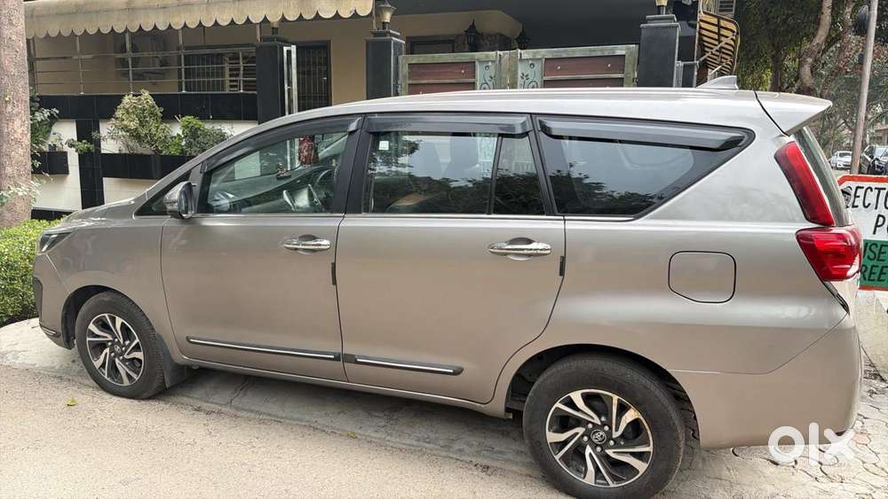 Toyota Innova Crysta 2.7 Gx Limited Edition At 7 Str, 2022, Diesel