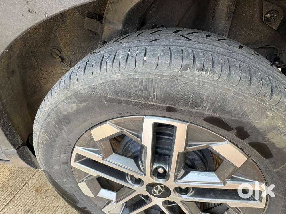 Hyundai Venue 2025 Petrol 32000 Km Driven