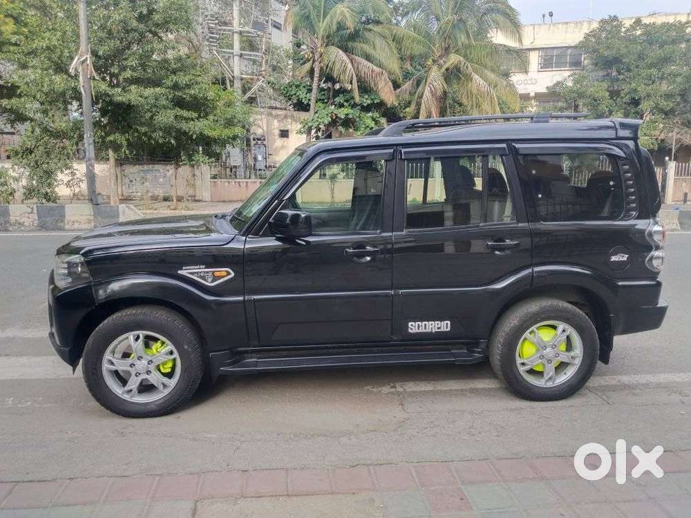 Mahindra Scorpio S10, 2015, Diesel
