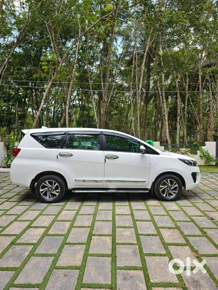 Toyota Innova Crysta 2.4 Gx Limited Edition 7 Str, 2022, Diesel