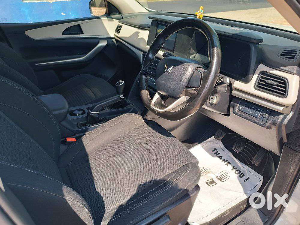 Mahindra Xuv700 Mx Diesel Mt 5 Str (e), 2022, Diesel