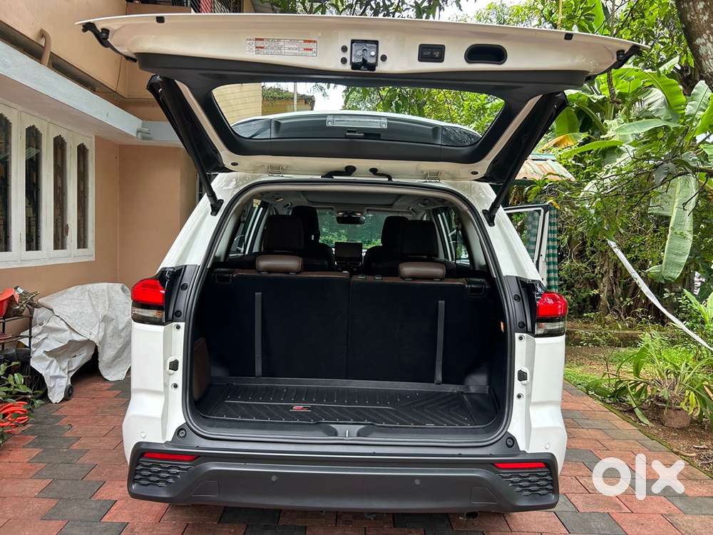 Toyota Innova Hycross 2024 Well Maintained