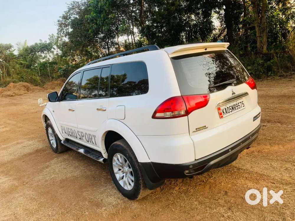 Mitsubishi Pajero Sport 2015