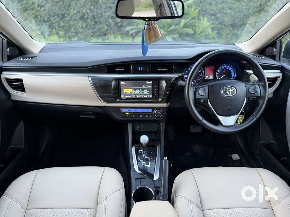 Toyota Corolla Altis G At, 2015, Petrol
