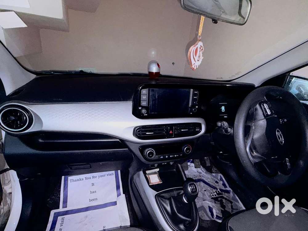 And Projector Headlights And Sunroof And Adjustable Staring Wheel  And