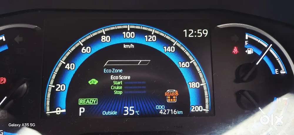 Toyota Innova Hycross 2024 Petrol Well Maintained