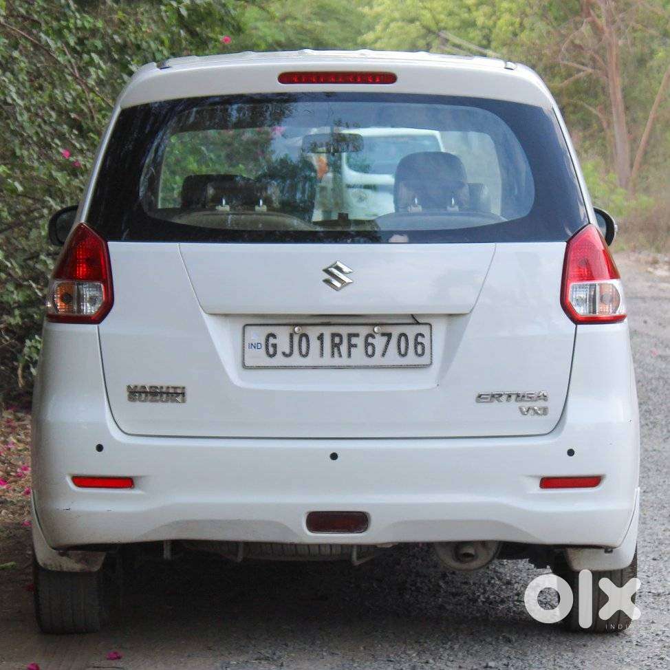 Maruti Suzuki Ertiga Vxi At Petrol, 2014, Petrol