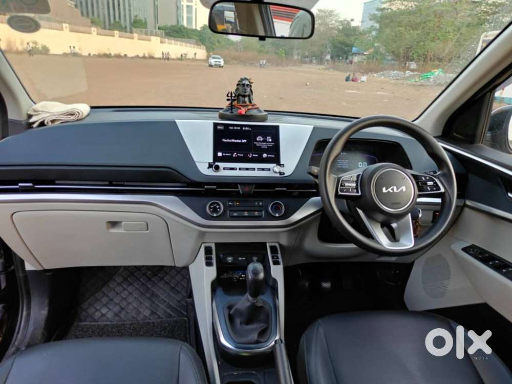 Kia Carens Premium Optional 1.5 Petrol Manual