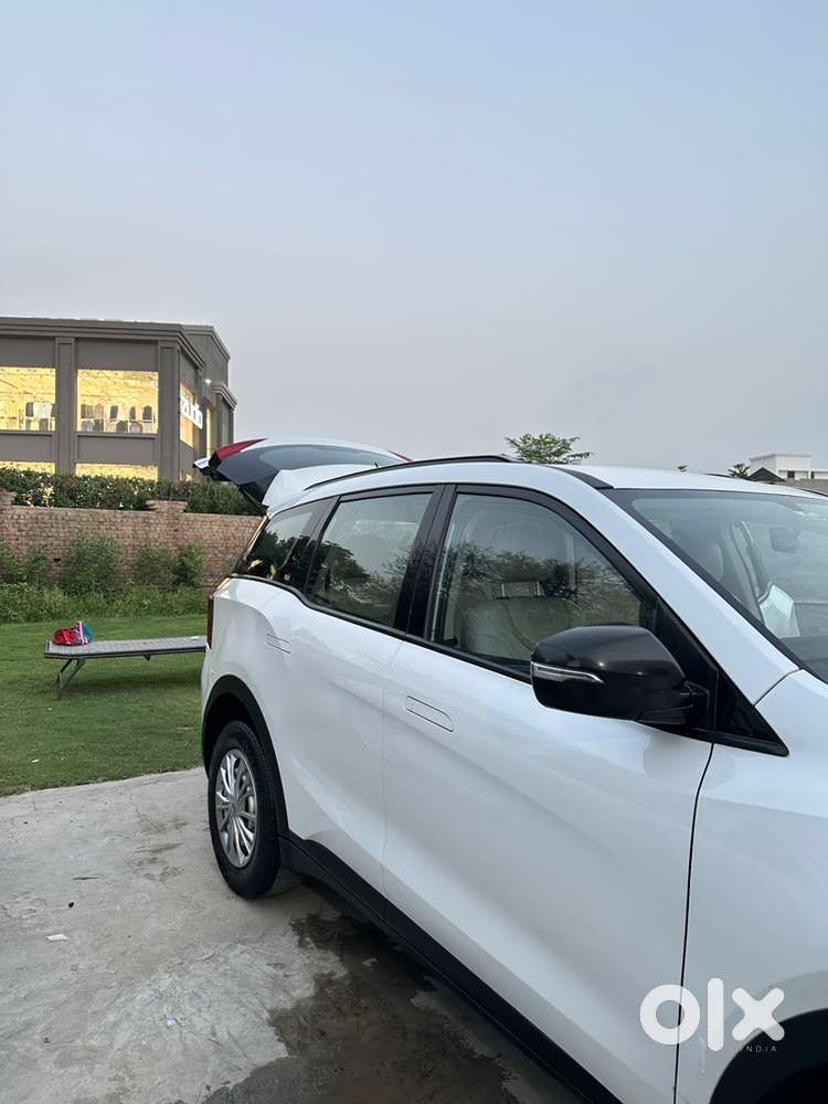 Xuv700 With Service Record