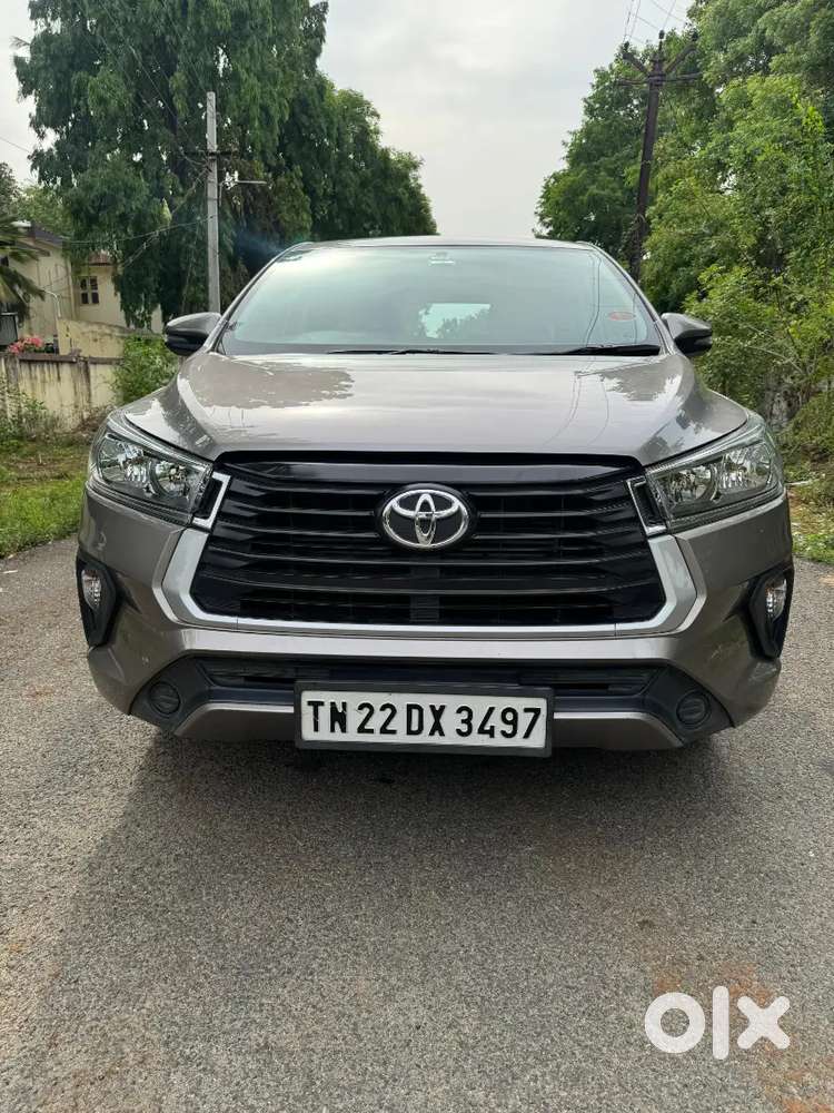 Innova Cyrsta 2.4 G Automatic