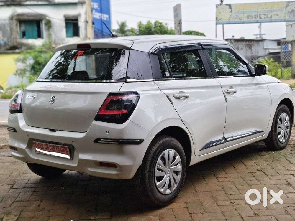 Maruti Suzuki Swift Vxi + Manual, 2025, Petrol