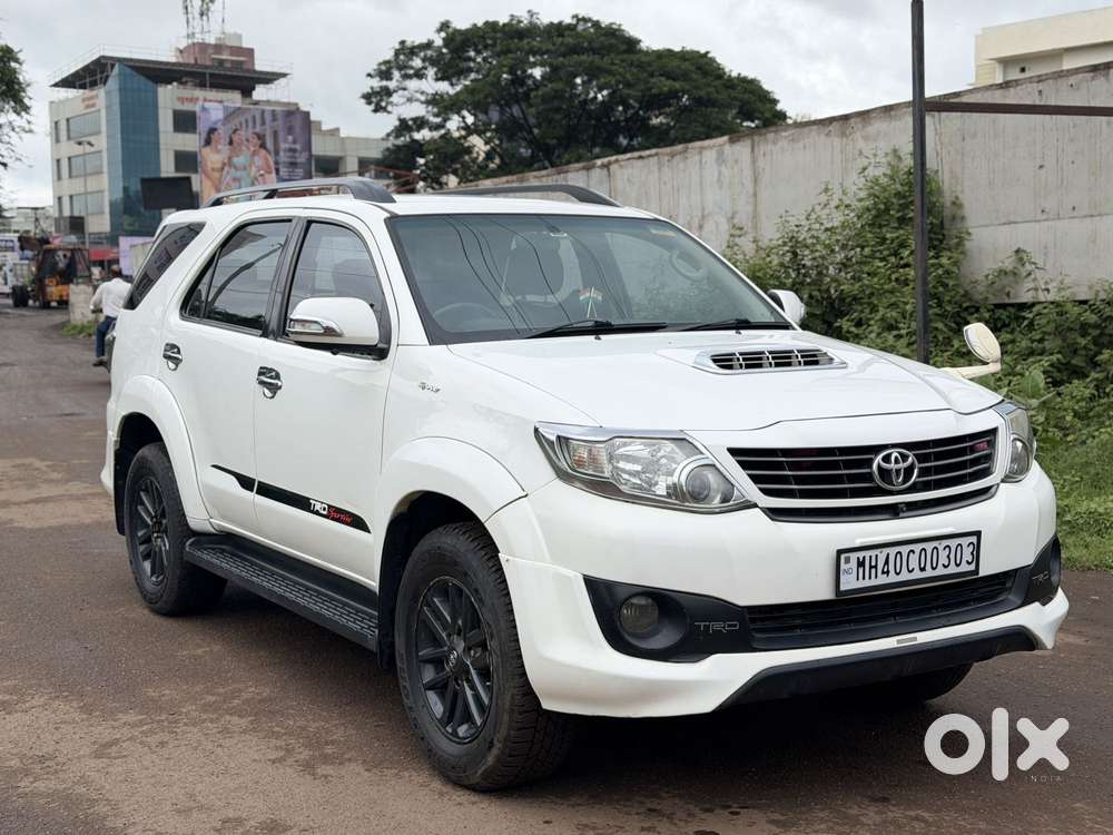 Toyota Fortuner Sportivo 4x4 Mt, 2015, Diesel