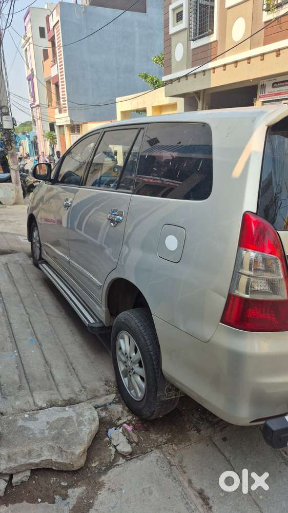 Toyota Innova 2.5 Vx 8 Seater Bs Iv, 2014, Diesel