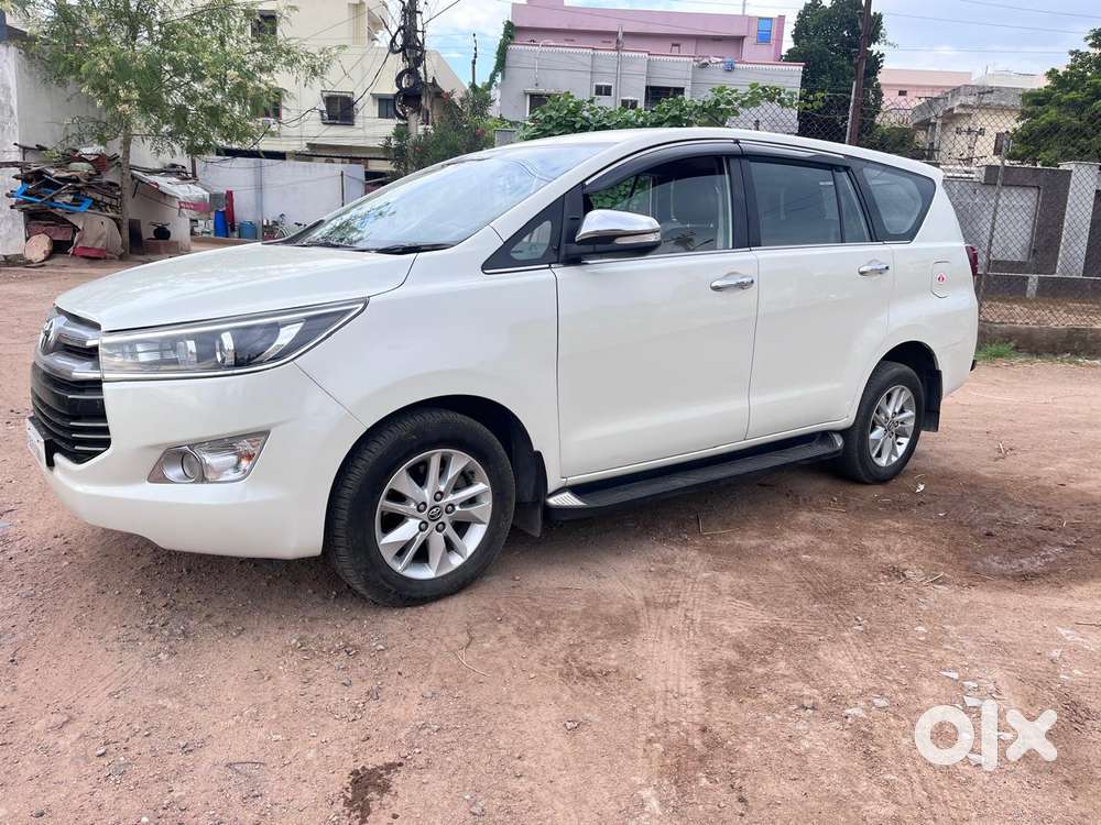 Toyota Innova Crysta 2.4 V 7 Str, 2016, Diesel