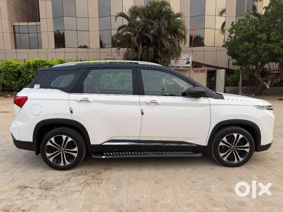 Mg Hector Plus Sharp Pro 1.5 Turbo Petrol Cvt 7 Str, 2023, Petrol