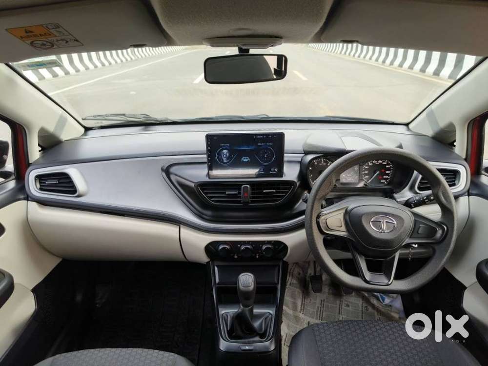 Tata Altroz 1.2 Xe, 2022, Petrol