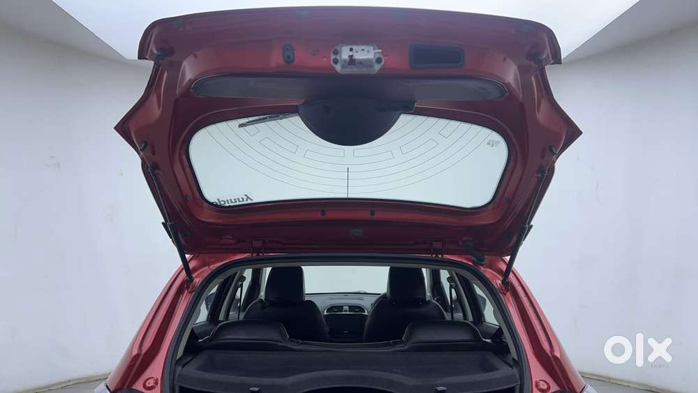 Tata Tiago Xza, 2018, Petrol