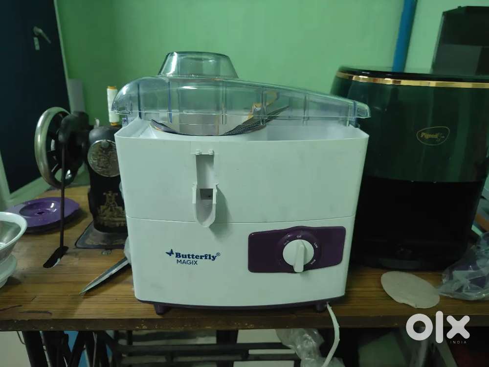 Mixer with juicer