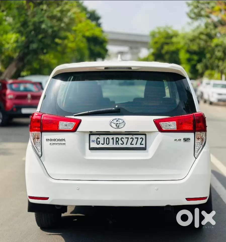 Toyota Innova Crysta 2.8 Zx At 7 Seater, 2016, Diesel