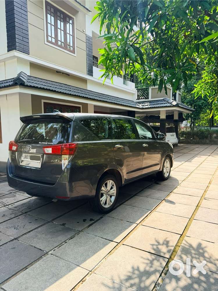 Toyota Innova Crysta 2016