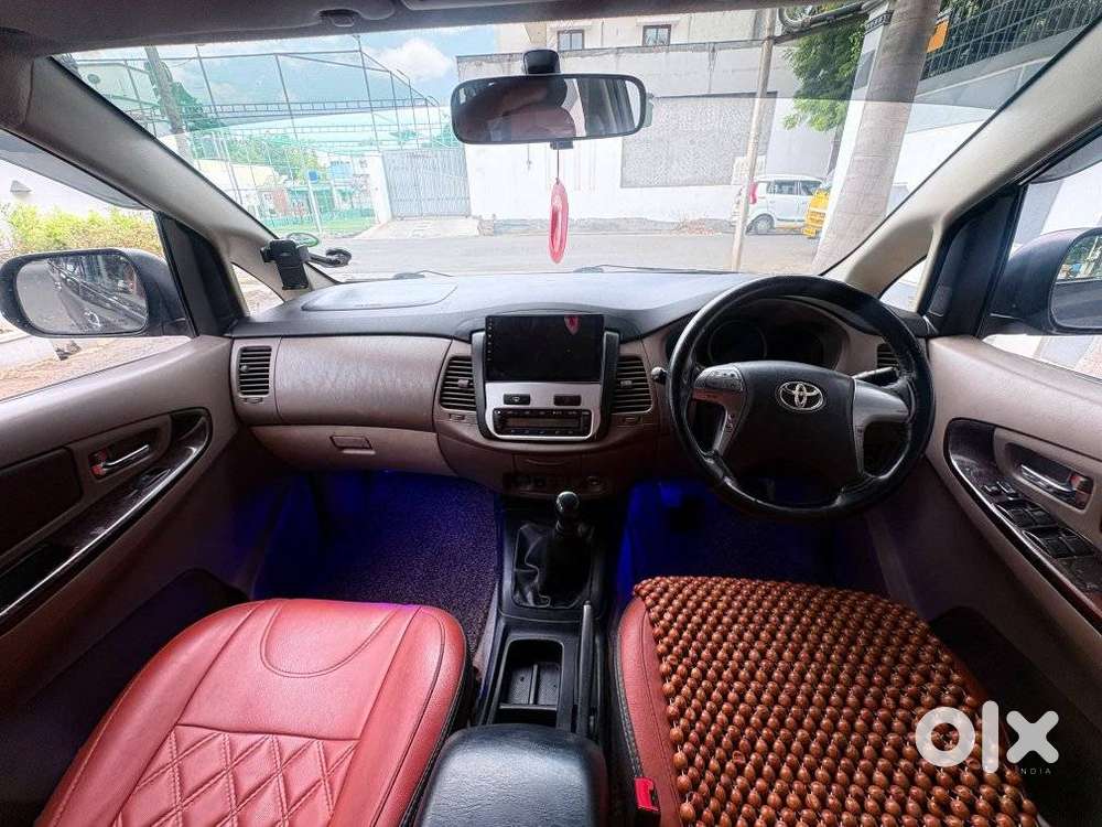 Toyota Innova 2.5 V 8 Str, 2015, Diesel