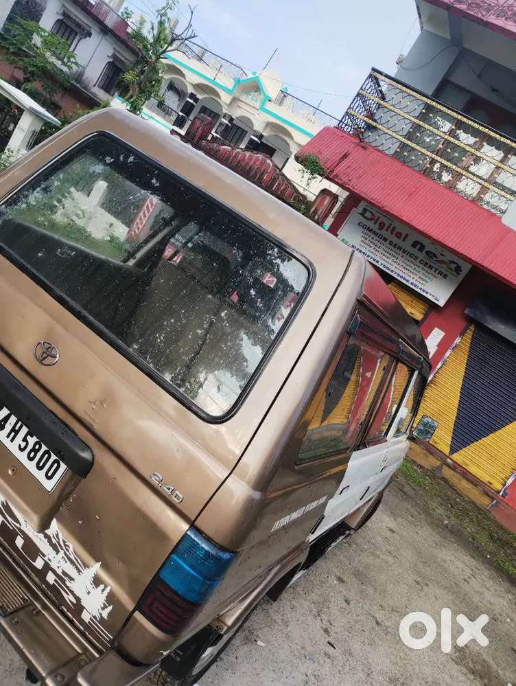 Toyota Qualis