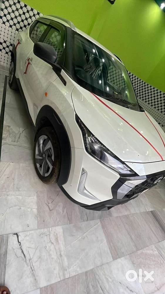 Nissan Magnite Car Petrol 2025 Automatic