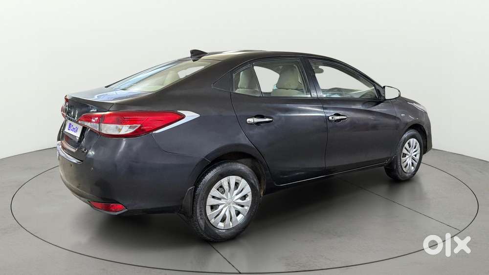 Toyota Yaris J Cvt, 2018, Petrol