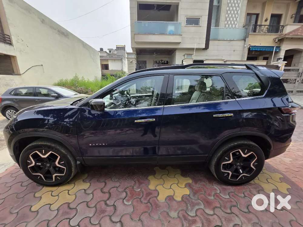 Urgent Sell!!!tata Safari Top Model Manual 2024 25000 Kms. @ 2400000