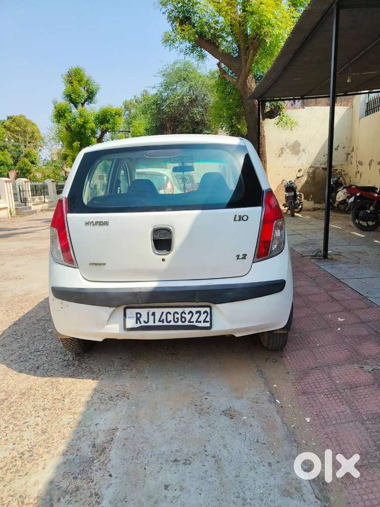 कार अच्छी है वेल मेंटेन है मैने दूसरी कार ले ली है  इसलिए बेचनी है
