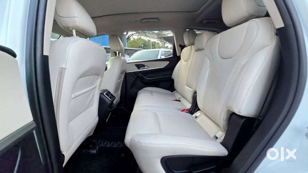 Mahindra Xuv700 Ax7 Luxury Pack Awd, 2024, Diesel