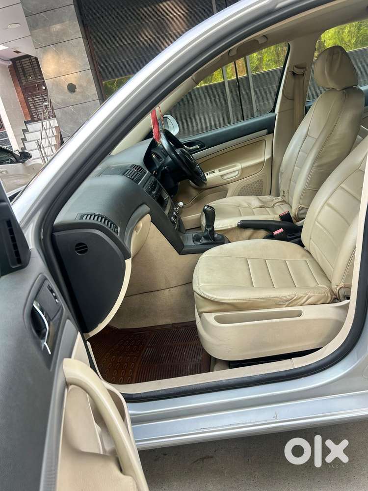 Skoda Laura 1.8 Tsi Active, 2011, Petrol