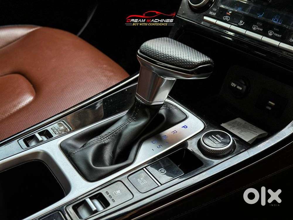 Hyundai Alcazar 2.0 Signature (o) Petrol At 7 Str, 2023, Petrol