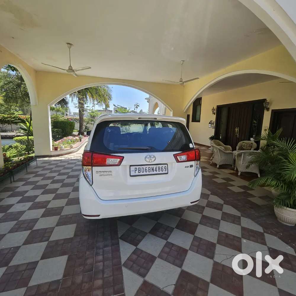 Toyota Innova Crysta 2017 Diesel Well Maintained