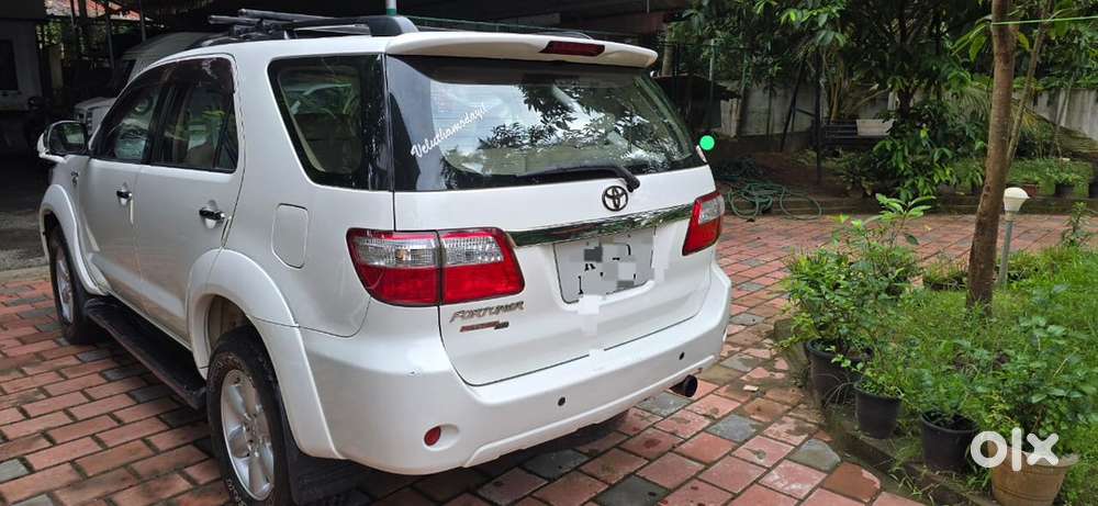 Toyota Fortuner 180000 Km Driven