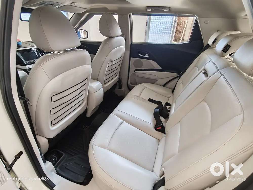 Xuv 300 W8 Optional Petrol Top Model Sunroof