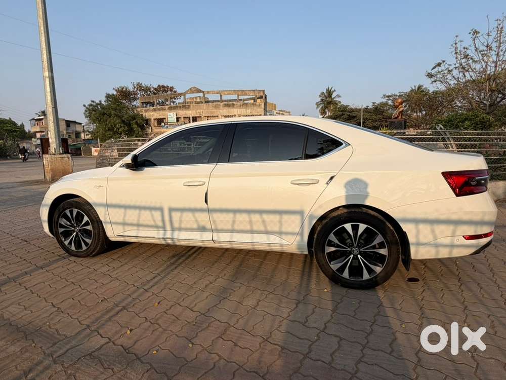 Skoda Superb 2023 Petrol 19000 Km Driven
