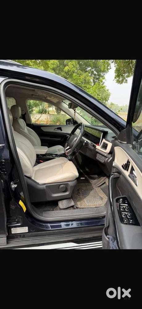 Mahindra Xuv700 2023 Diesel Well Maintained