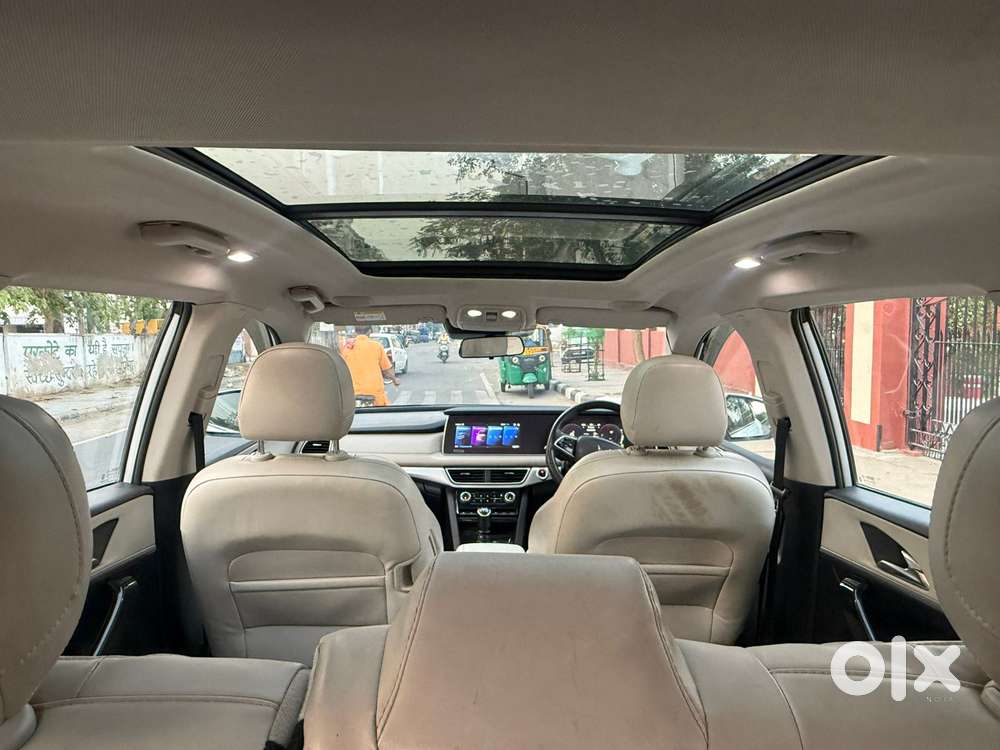 Mahindra Xuv700 Ax7 Luxury Pack Awd, 2022, Diesel