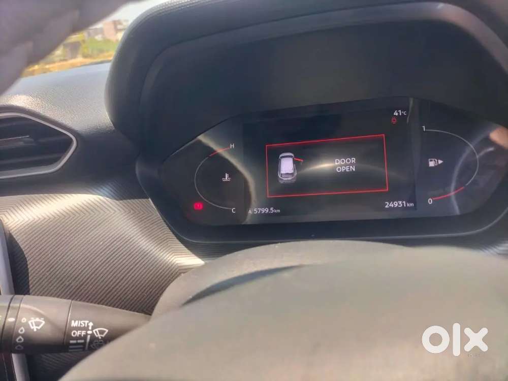 Nissan Magnite 2025 Petrol Well Maintained