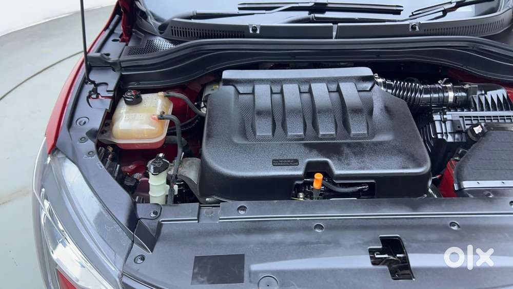 Mahindra Xuv700 2.0 Ax 5 Petrol At Str, 2022, Petrol