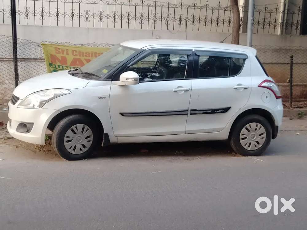 Maruti Suzuki Swift 2012 Petrol 80000 Km Driven