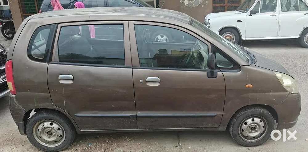 Maruti Suzuki Zen Estilo 2011