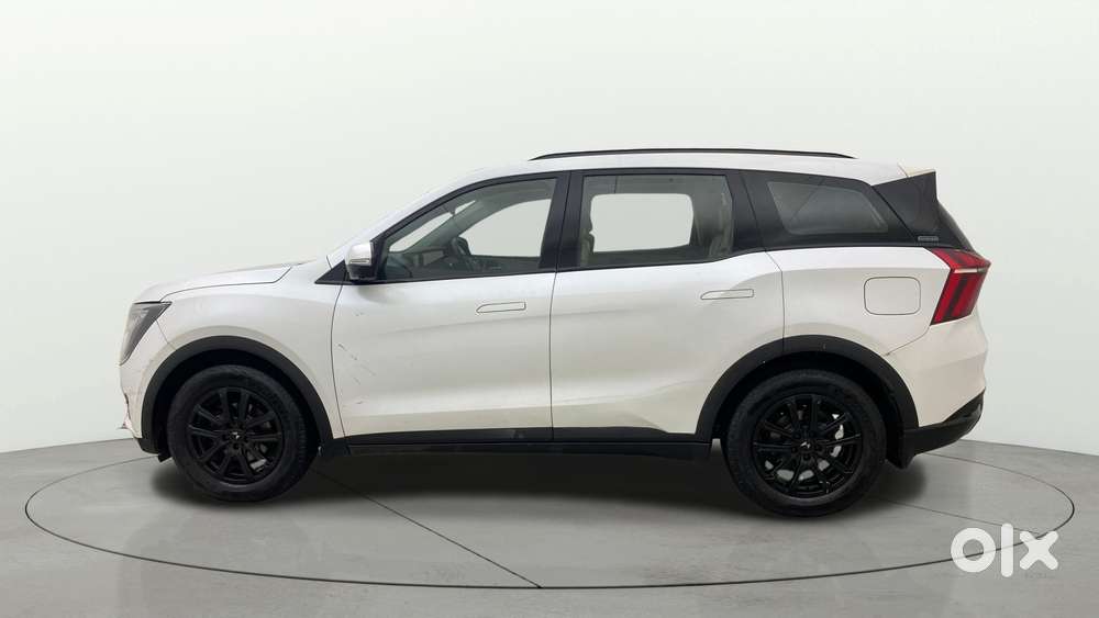 Mahindra Xuv700 2.2 Ax 7 Diesel At Luxury Pack Str Awd, 2022, Diesel