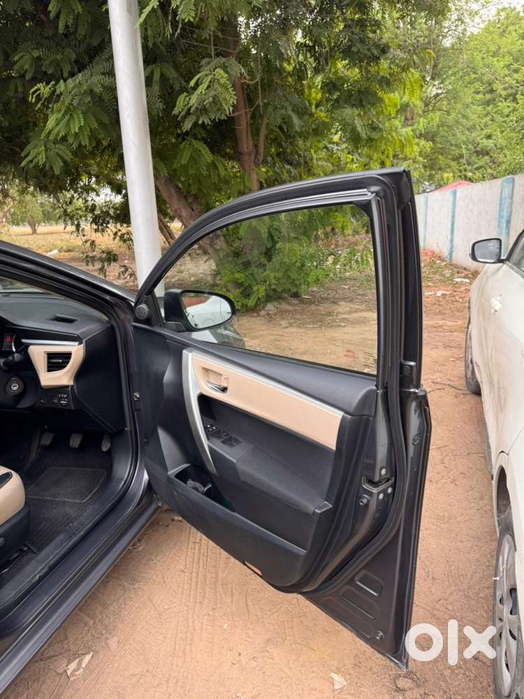 Toyota Corolla Altis 2015