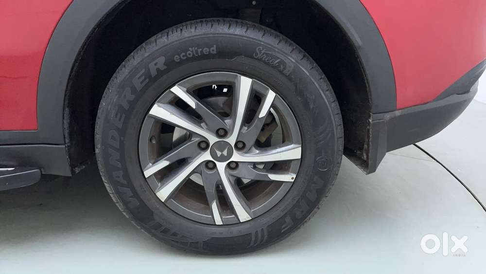 Mahindra Xuv700 2.0 Ax 5 Petrol At Str, 2022, Petrol