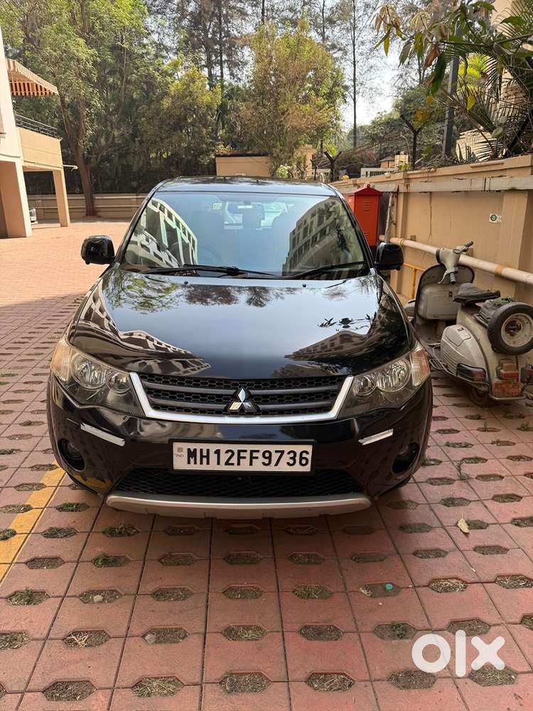 Mitsubishi Outlander Petrol 100000 Km Driven