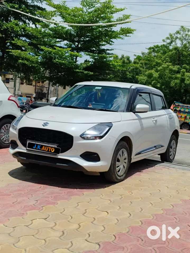 Maruti Suzuki Swift Vxi, 2025, Petrol
