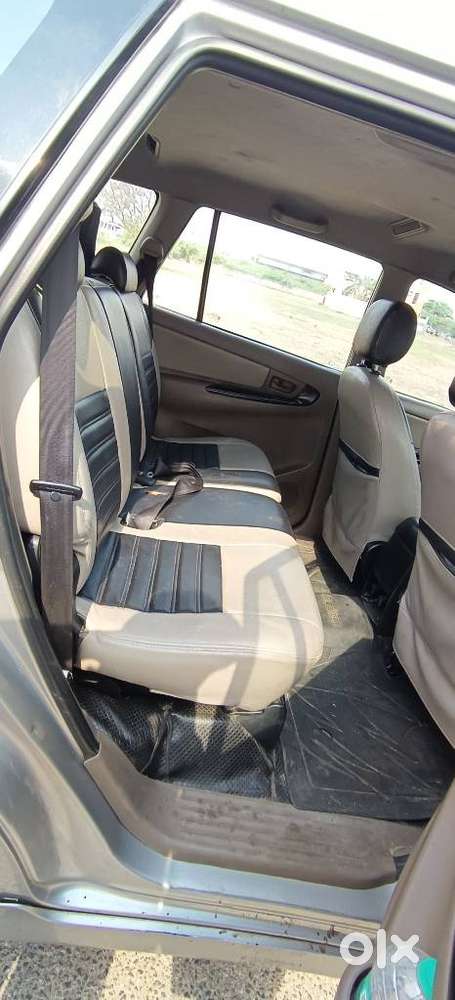 Toyota Innova 2.5 G (diesel) 8 Seater, 2015, Diesel