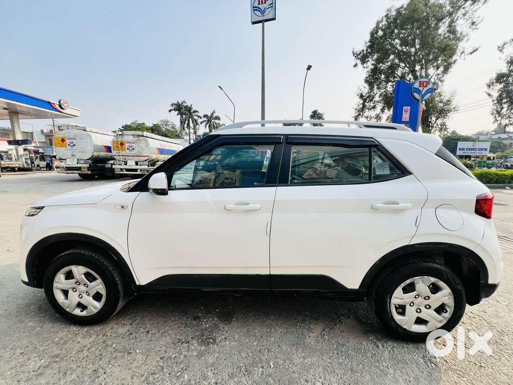 Hyundai Venue 1.2 S (o), 2019, Petrol